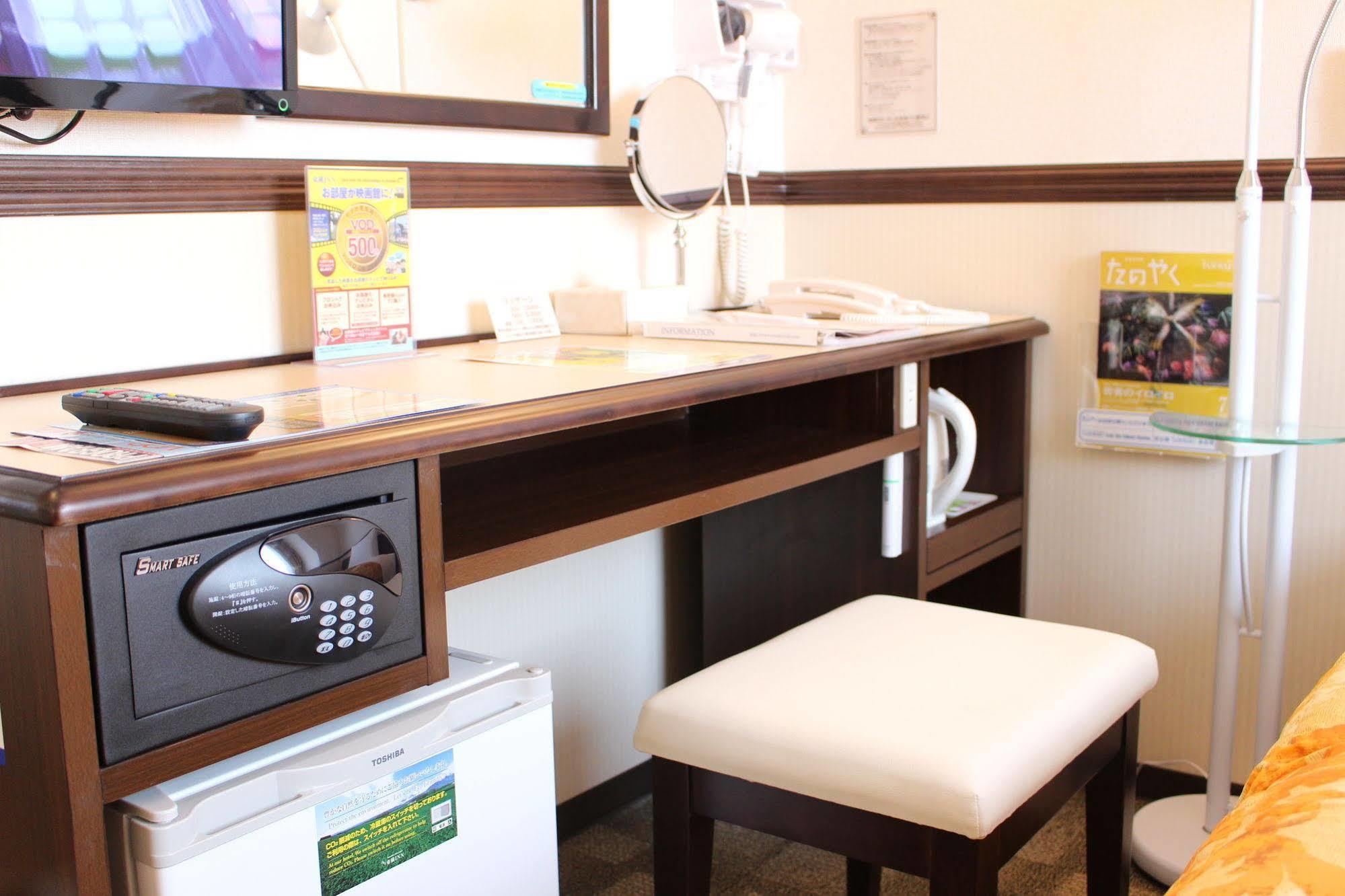 Toyoko Inn Sakudaira-Eki Asama-Guchi Экстерьер фото