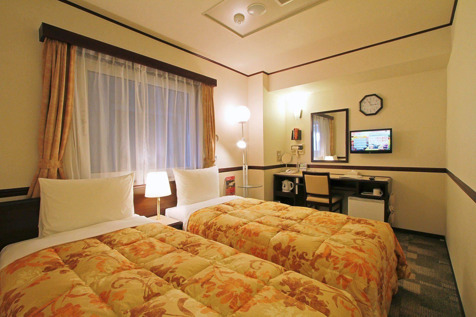 Toyoko Inn Sakudaira-Eki Asama-Guchi Экстерьер фото